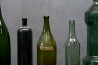 525_greenglassbottlecollectionvintageprimitive--002.jpg