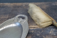 869_1374old-victorian-ladies-dust-pan-metal2.jpg